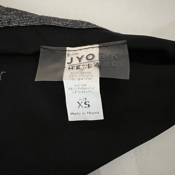 Cutout One piece - Picture 10 of 12